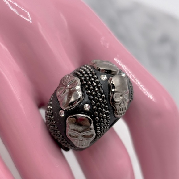 Skull Band Fashion Ring with Crystals - Picture 4 of 8